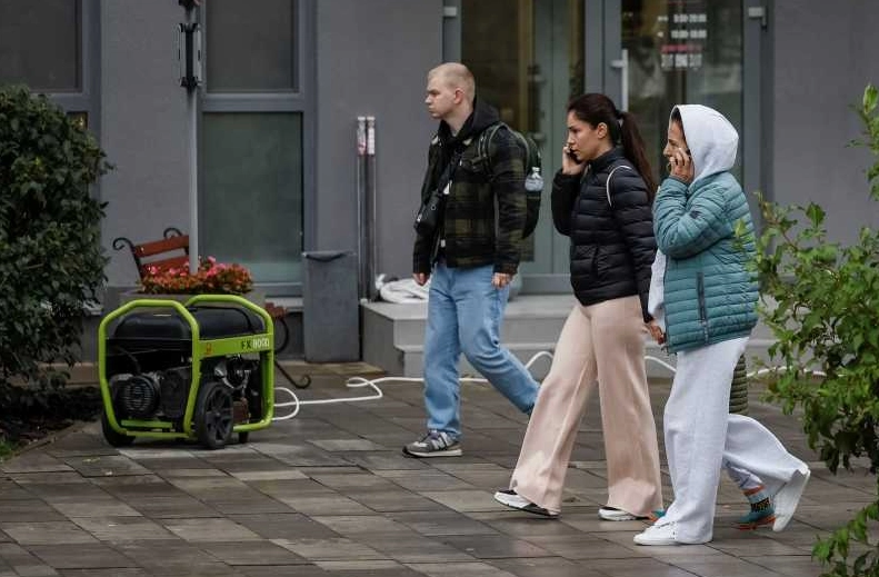 Întreruperi de curent în Ucraina după noi atacuri ruseşti