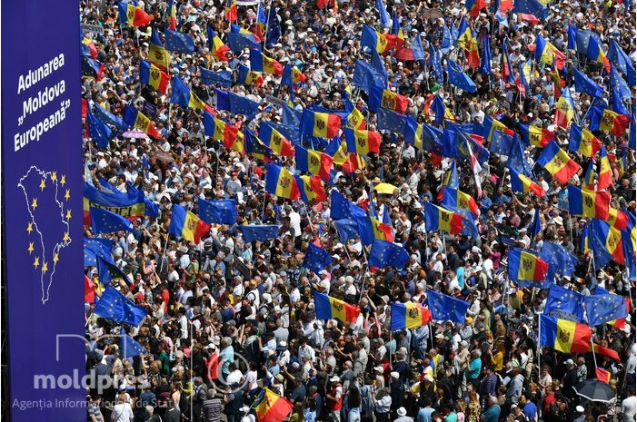 Hotărârile privind desfășurarea pe 20 octombrie a referendumului republican constituțional și a alegerilor prezidențiale, publicate în Monitorul Oficial