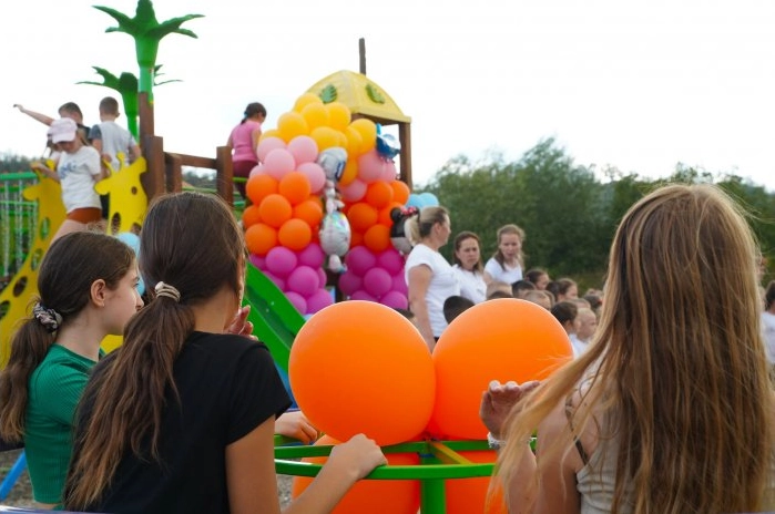 „Diaspora Acasă Reușește DAR 1+3” // În satul Hârbovăț din Anenii Noi a fost amenajată o zonă de recreere