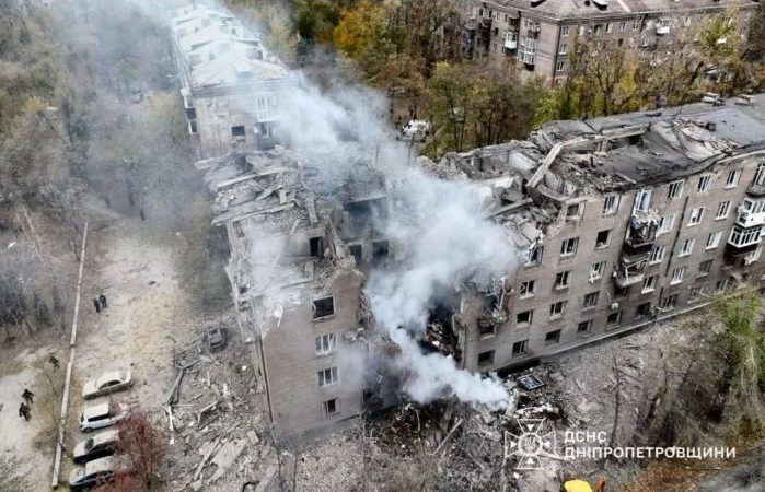 Clădire rezidențială din Krivoi Rog, lovită de o rachetă rusească: patru persoane au decedat, iar cel puțin 14 au fost rănite