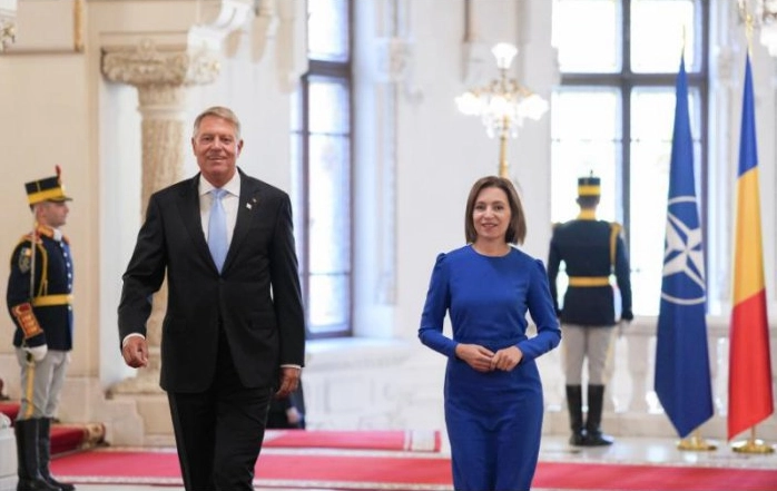 Președintele Klaus Iohannis efectuează o vizită la Chișinău, cu ocazia Zilei Limbii Române