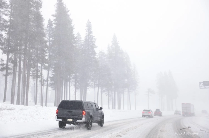 Furtună de zăpadă a lovit statele americane California şi Nevada