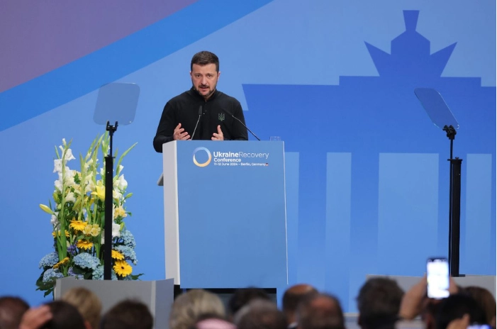 Zelenski la Berlin: Ucraina așteaptă revenirea refugiaților după război