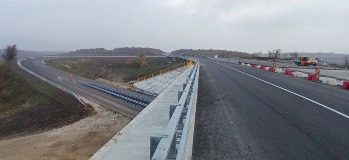 GUVERNUL CONSTRUIEŞTE: Reparaţia nodului rutier de pe drumul M3 Chișinău – Comrat – Giurgiulești – frontiera cu România este aproape de finalizare