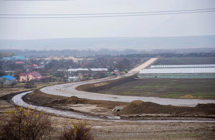 Terenuri din 10 raioane vor fi expropriate pentru lucrări de renovare a drumurilor naționale declarate de utilitate publică