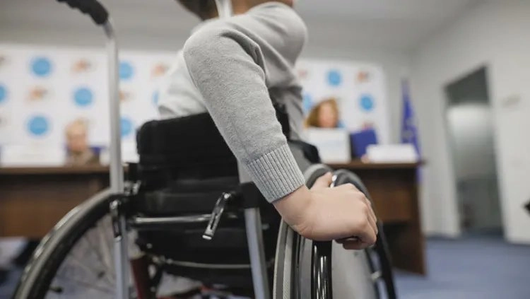 Copiii cu dizabilități vor beneficia de alocații și pensii de urmaș concomitent