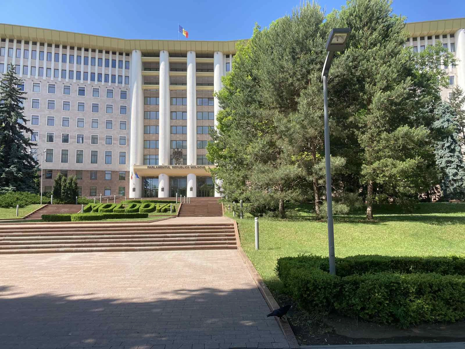 Parlamentul se întrunește astăzi pentru a completa Codul electoral