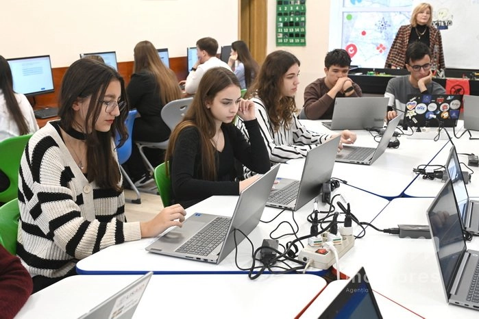 Circa 140 de instituții de învățământ vor fi dotate cu seturi de echipamente IT