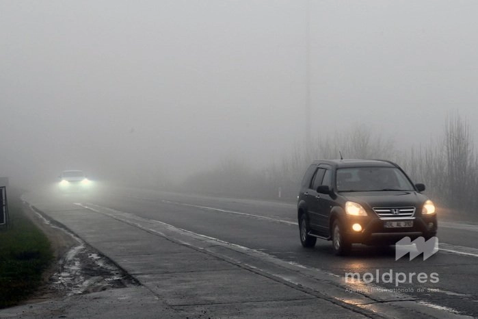 Ceață densă în Republica Moldova: avertizare meteo emisă până joi, 18 decembrie