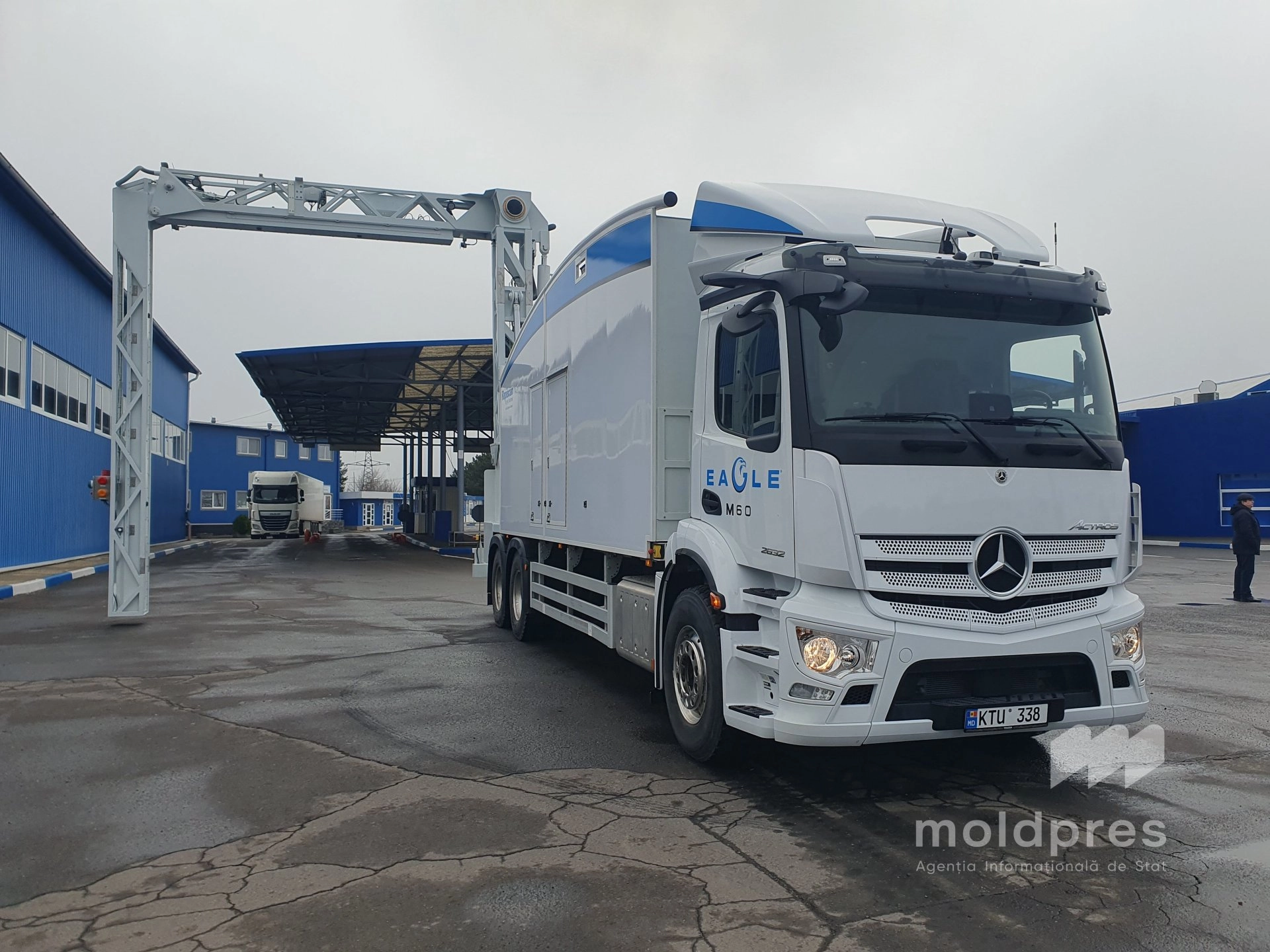  Postul vamal Tudora, dotat cu un scaner mobil de ultimă generație. Directorul Serviciului Vamal, Radu Vrabie: „O investiție directă în securitatea și reziliența frontierelor”