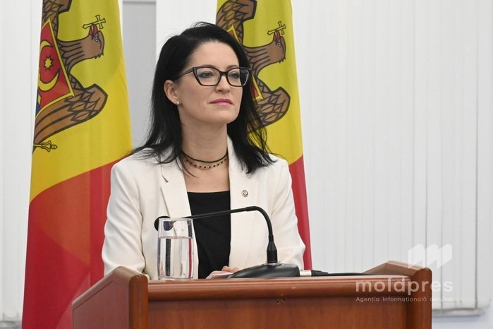 MMPS va activiza sprijinul acordat familiilor tinere și persoanelor aflate în căutarea unui loc de muncă. Ministra Natalia Plugaru: „Programele guvernamentale vin în ajutorul celor mai vulnerabili”