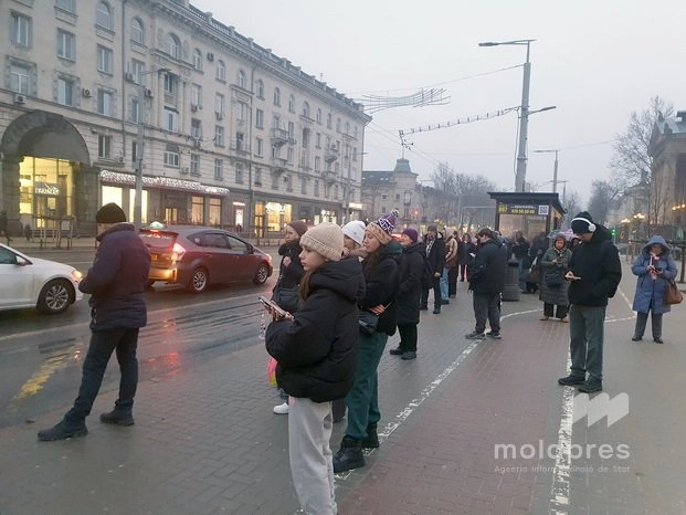 Antreprenorii, îndemnați să protejeze angajații în contextul vremii nefavorabile