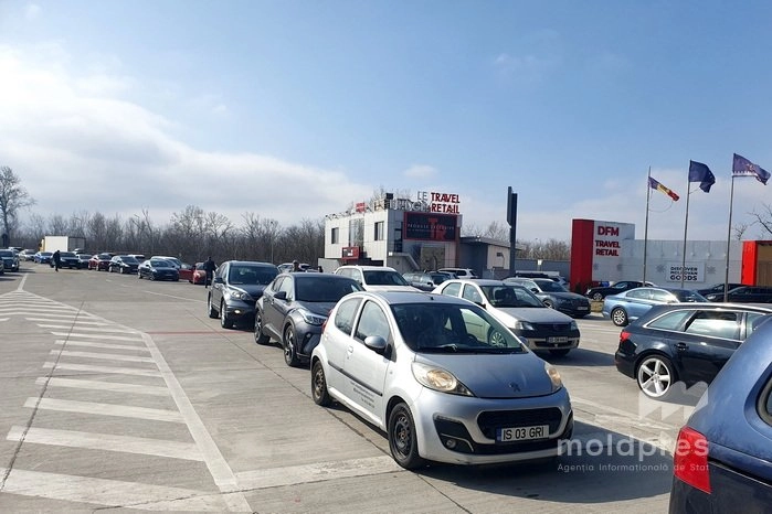Atenție, călători! Trafic sporit în postul vamal Sculeni, pe direcția de ieșire din țară
