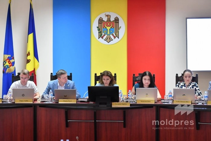 Alegeri parlamentare 2025 // CEC a prezentat rezultatele preliminare: „Scrutinul s-a desfășurat într-o manieră liberă, fără incidente majore”