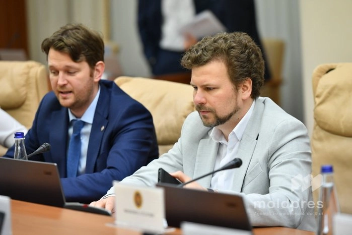 Noi reguli pentru programele de master: persoanele exmatriculate pentru abateri grave nu vor putea fi restabilite la studii