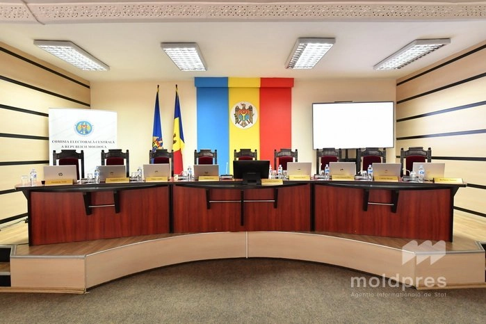 CEC avertizează: instituțiile publice nu pot sprijini financiar partidele politice în afara campaniei electorale