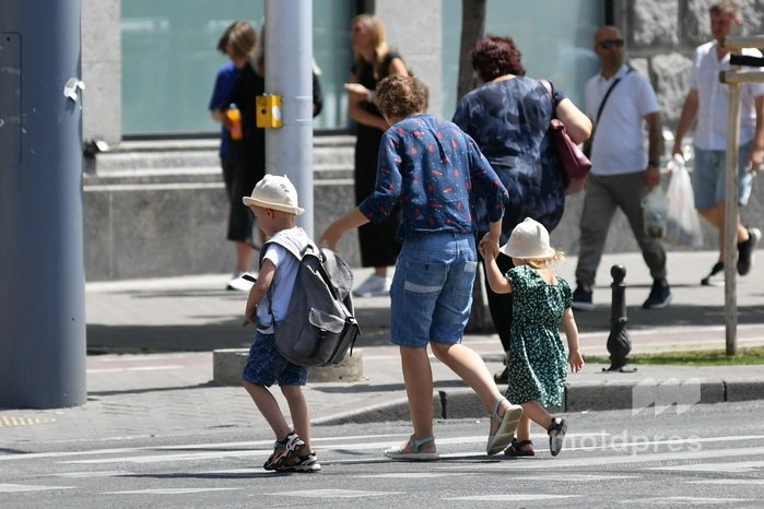 Temperaturi de până la +35°C. Meteorologii au emis Cod galben de caniculă