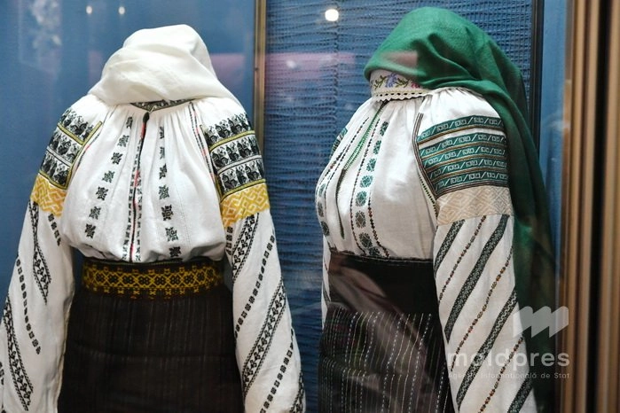 Ziua Internațională a Iei. Muzeul Național de Etnografie organizează o defilare a portului popular dedicat cămășii cu altiță