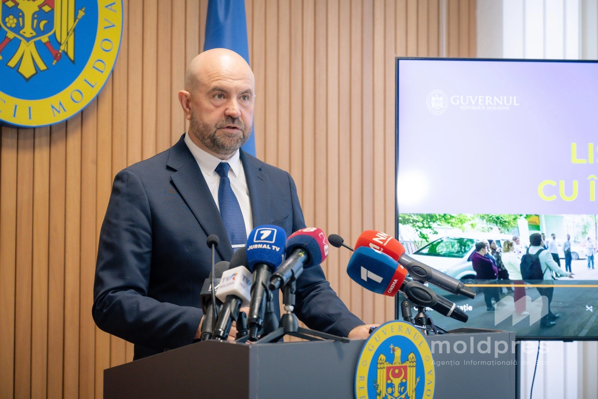 Mai multe orașe vor avea curți moderne și accesibile: Guvernul extinde programul „Curtea Europeană”