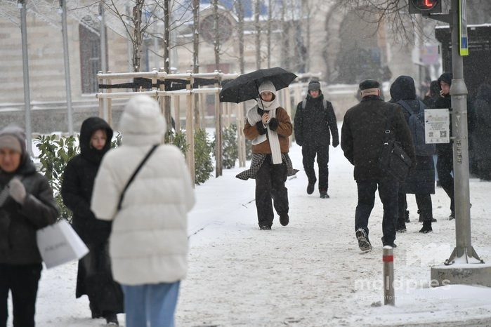 Meteorologii prognozează pentru joi vreme fără precipitații esențiale, ceață slabă și ghețuș
