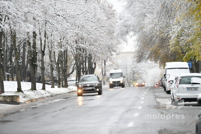 Verificări ample în întreaga țară. Peste 260 de șoferi, care circulau fără pneuri de iarnă, sancționați de polițiști