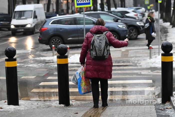 Precipitații slabe și maxime de până la +6 grade Celsius, prognozate de meteorologi pentru miercuri