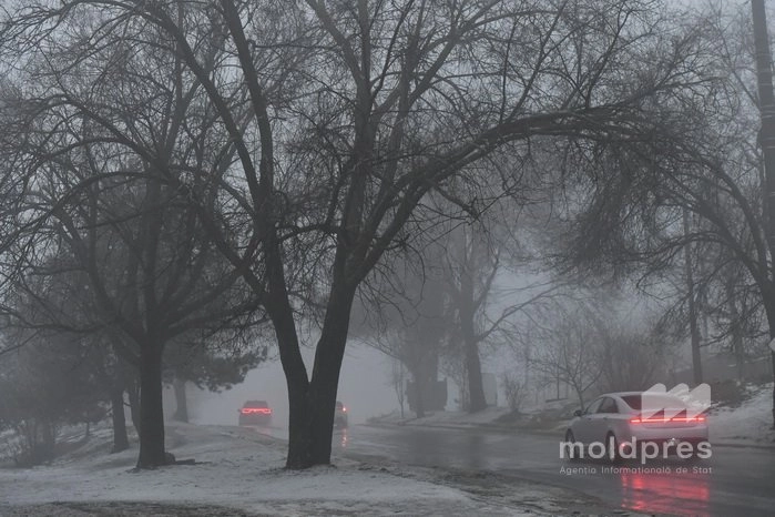 METEO // Ghețuș pe drumuri: temperaturi de până la +6°C, miercuri