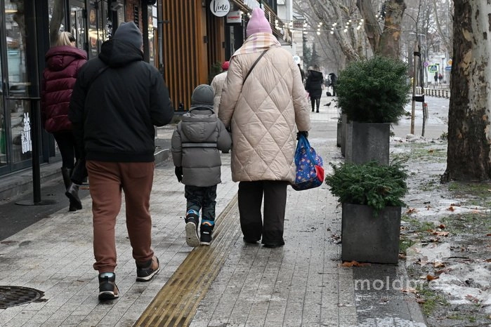 Meteorologii anunţă pentru 3 februarie ger cu minime nocturne de 22 grade sub zero şi ghețuș pe drumuri