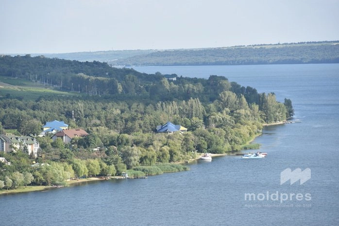 Hidrologii au avertizat asupra scurgerilor reduse de apă în mai multe bazine acvatice din ţară