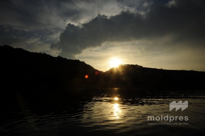 Ziua de vineri se încheie cu avertizare de instabilitate atmosferică