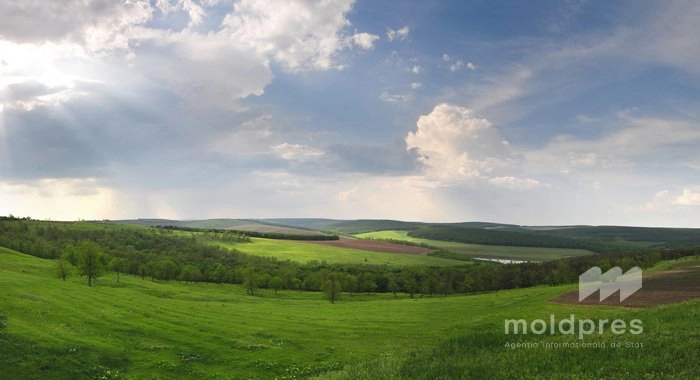 Meteorologii prognozează pentru miercuri ploi slabe de scurtă durată