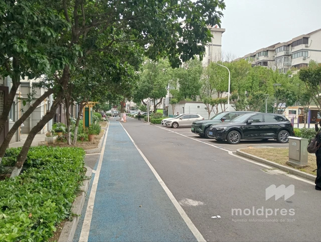 Tehnologie smart pentru blocuri vechi: soluțiile din China care ar putea rezolva problema parcărilor și a deșeurilor în orașele din Moldova