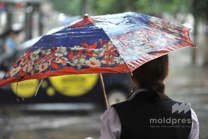 Prima săptămână din aprilie va fi ploioasă, cu vreme închisă